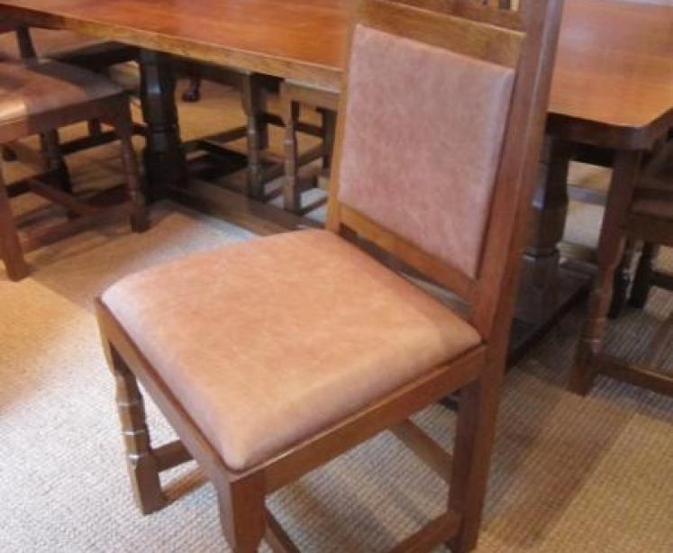 Superb Oak 'Lizardman' Dining Room Suite - Image 3