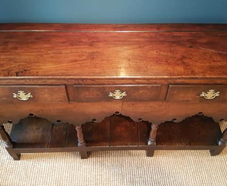 Small George II Oak Open Pot Board Dresser  - Image 2
