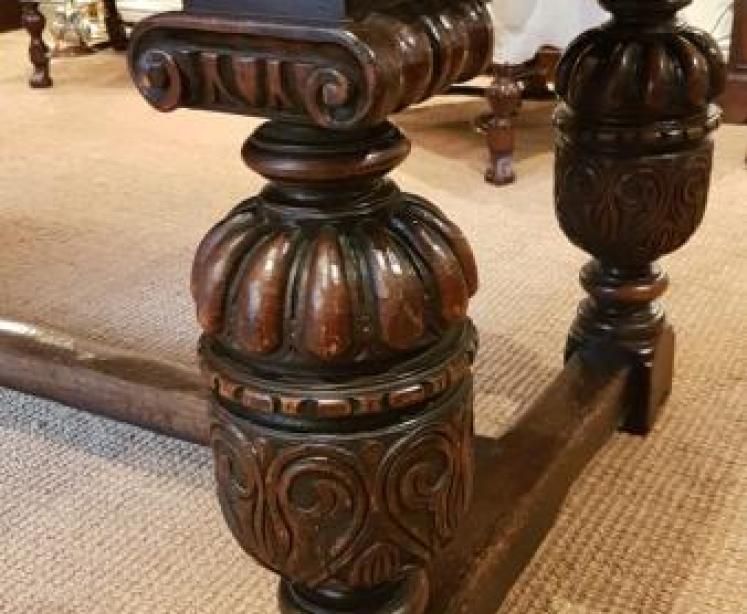 Superb Extending Oak Refectory Table - Image 5