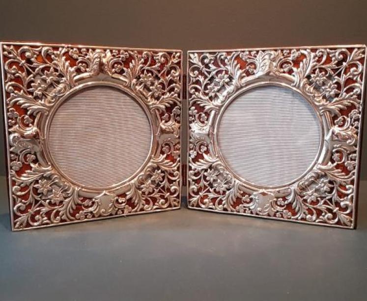 Superb Victorian Silver Double Photo Frame - Image 1