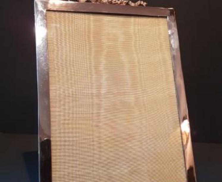 Silver Frame with Ribbon Crest - Image 1