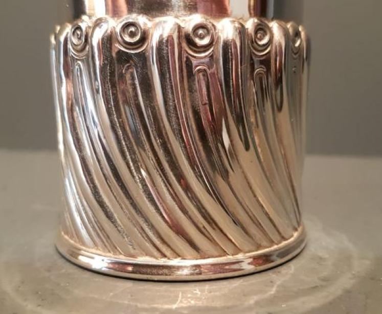 Childs Silver Mug by William Comyns - Image 2