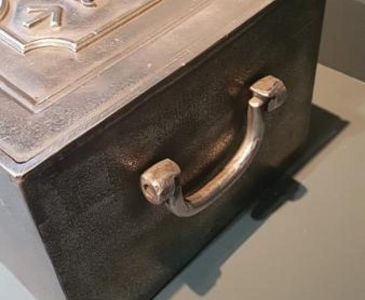 William IV Military Safe - Image 3