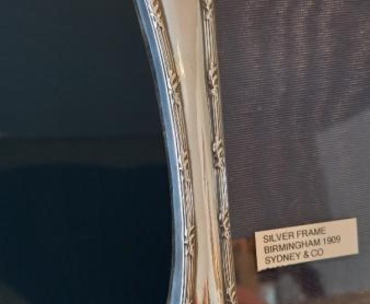 Antique Silver Shaped Top Photo Frame - Image 4