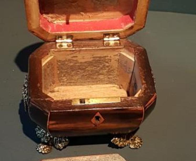 Unusual Regency Minature Tea Caddy - Image 6