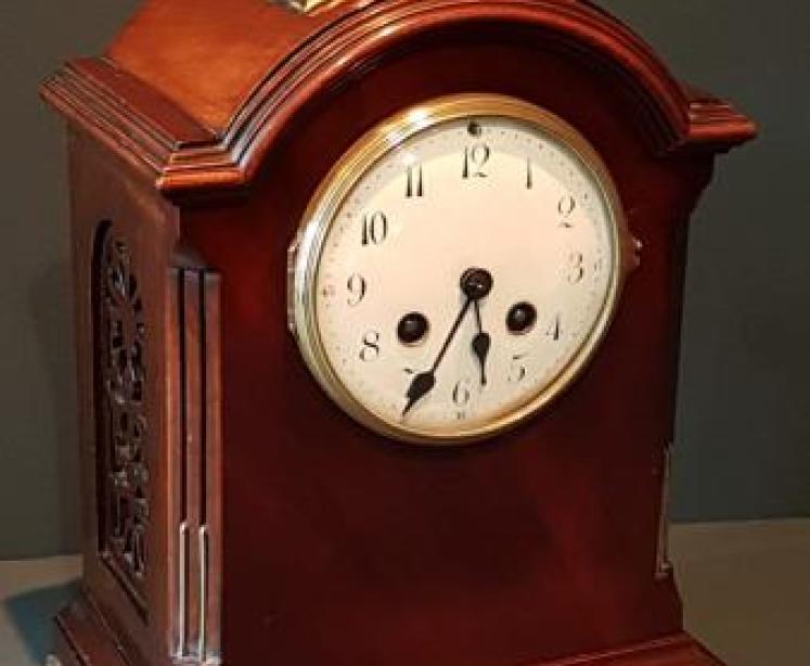 Edwardian Mahogany 8 Day Chiming Mantel Clock - Image 1