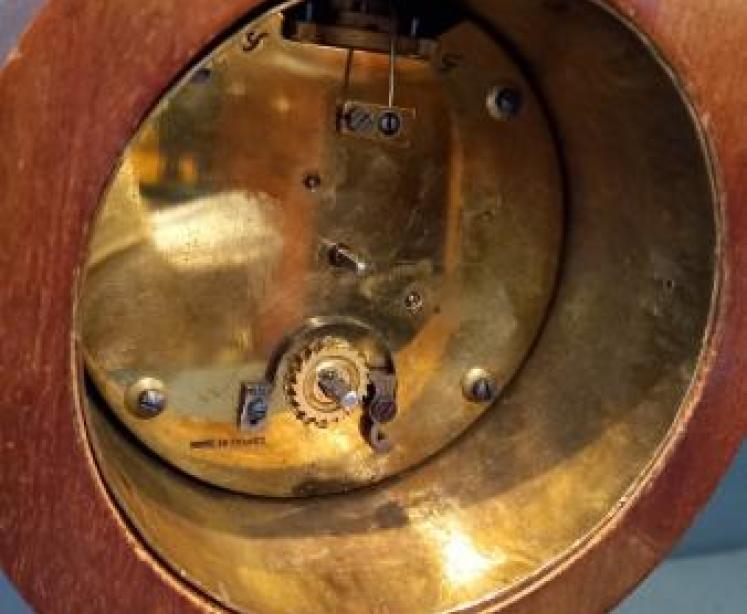 Antique Sheraton Inlaid Vase Decoration Mantel Clock - Image 5