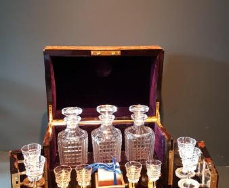 Outstanding Victorian Tantalus Box - Image 1