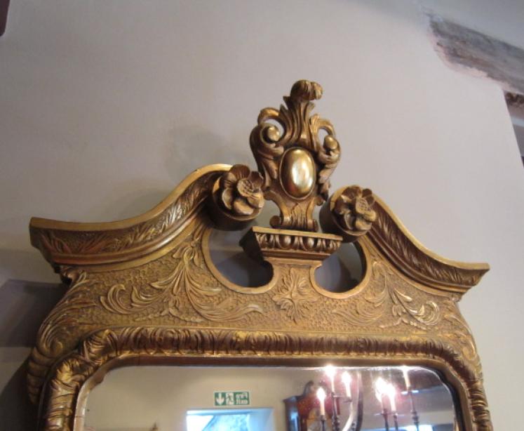 Superb Early Victorian Timber Gilt Wall Mirror - Image 4