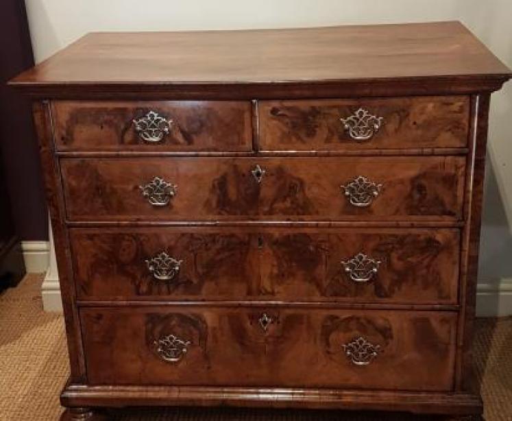 George I Walnut Chest of Drawers - Image 1
