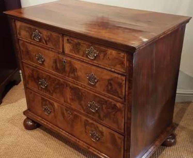 George I Walnut Chest of Drawers - Image 4