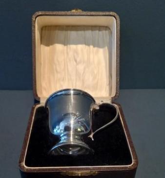 George V Period Silver Christening Mug in Presentation Case
