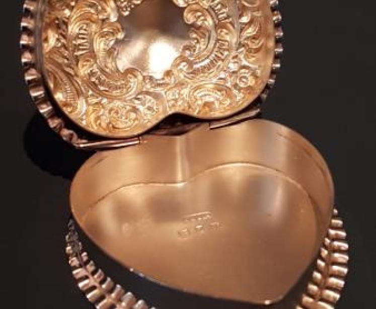 Antique Silver Heart Shaped Ring Box - Image 4