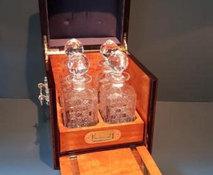 Fine Quality Victorian Caromandel Tantalus Box - Image 1