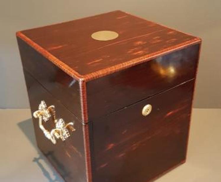 Fine Quality Victorian Caromandel Tantalus Box - Image 3