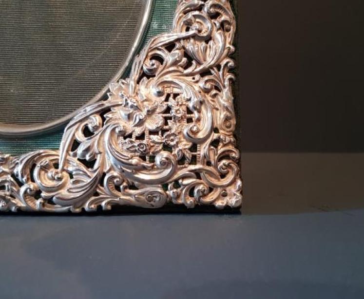 Decorative Victorian Silver Photo Frame - Image 5