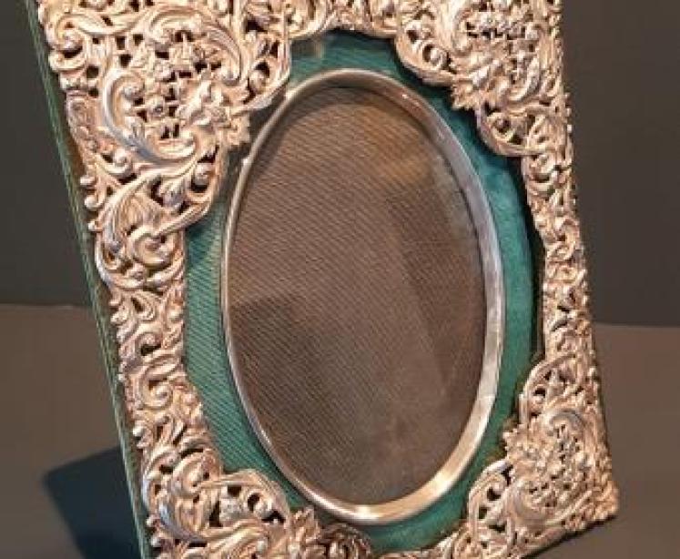 Decorative Victorian Silver Photo Frame - Image 6
