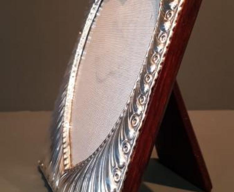 William Comyns Silver Heart Shaped Photo Frame - Image 3