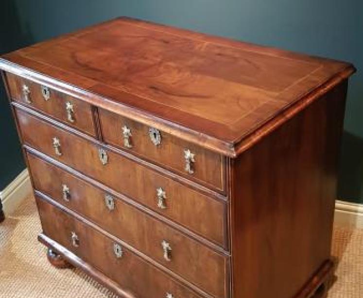 George I Walnut Chest of Drawers - Image 4