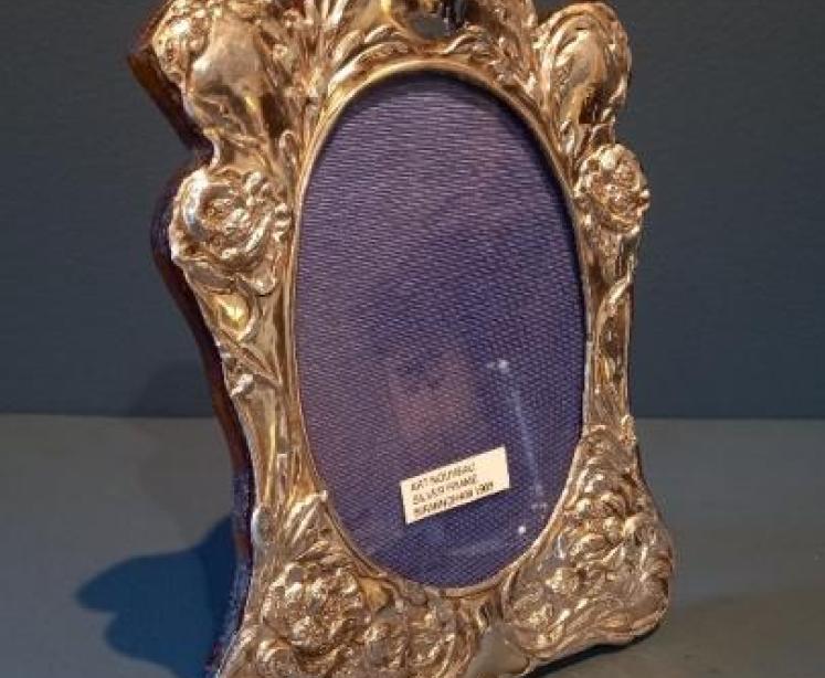 Art Nouveau Silver Flower Decorated Photo Frame - Image 4