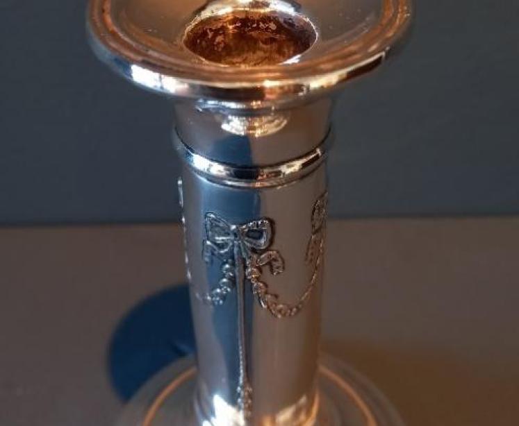 Pair of George V Period Solid Silver Garland Candlesticks - Image 4