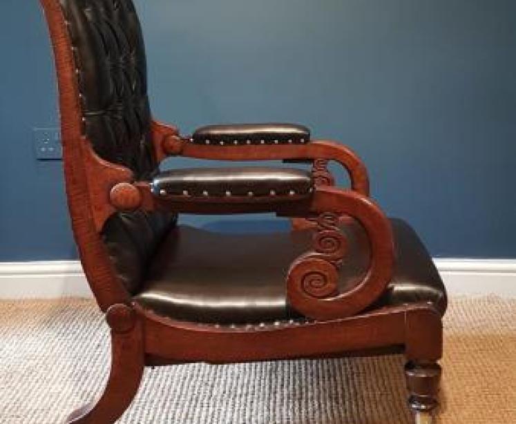 Stylish Regency Reclining Library Chair - Image 3