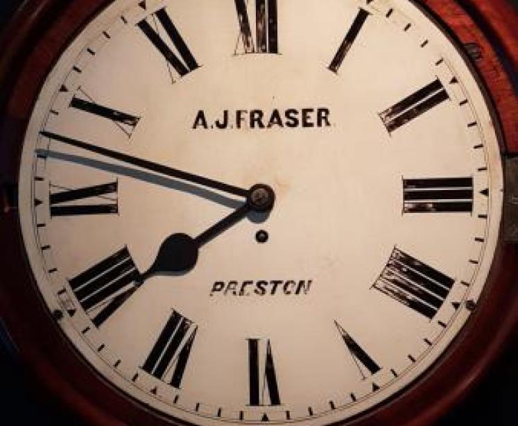 Fraser Preston 14" Fusee Dial Clock - Image 4