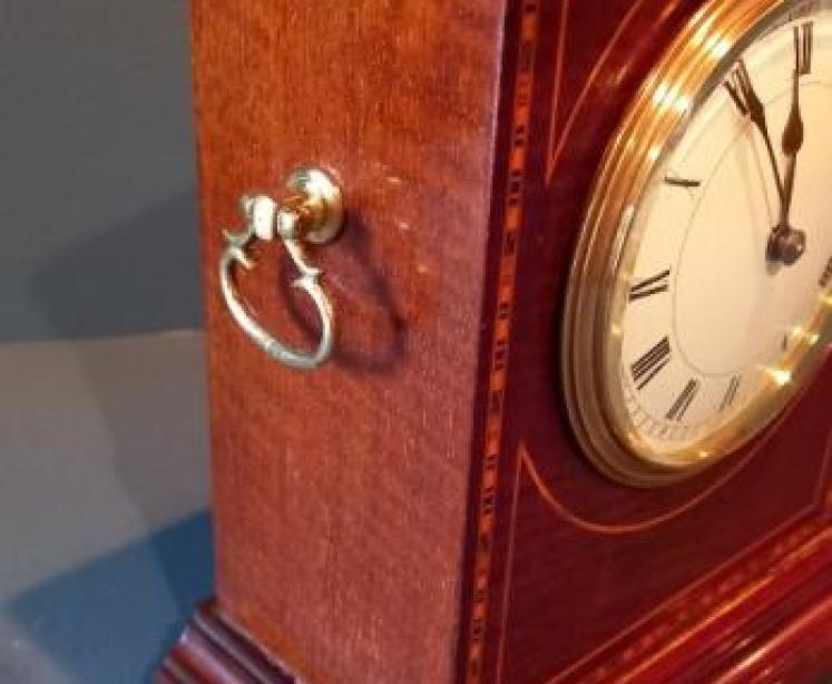 Antique Bracket Style Chequered Inlay Mantel Clock - Image 5