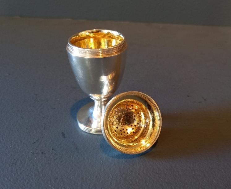 Victorian London Silver Pounce Pot - Image 3