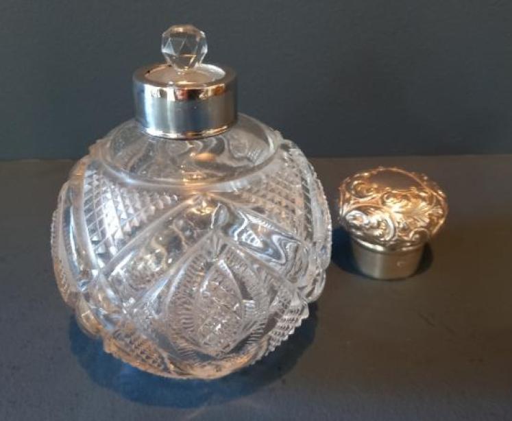 Victorian Silver Topped Crystal Cut Scent Bottle - Image 7