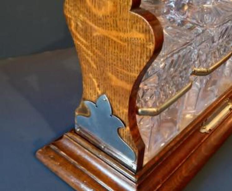 Superb Victorian Three Bottle Tilting Tantalus - Image 3