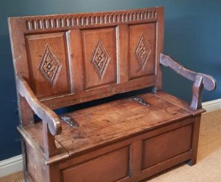 Small Period Oak Box Settle - Image 2