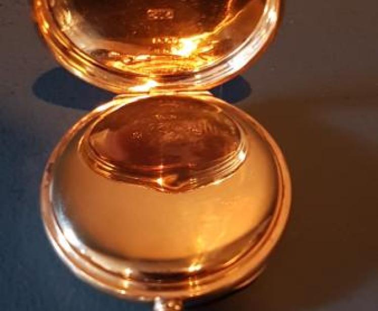 Fine Quality 9ct Gold Benson Pocket Watch  - Image 4