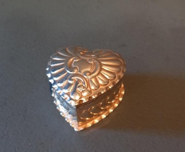 Victorian Heart Shaped Table Box - Image 1