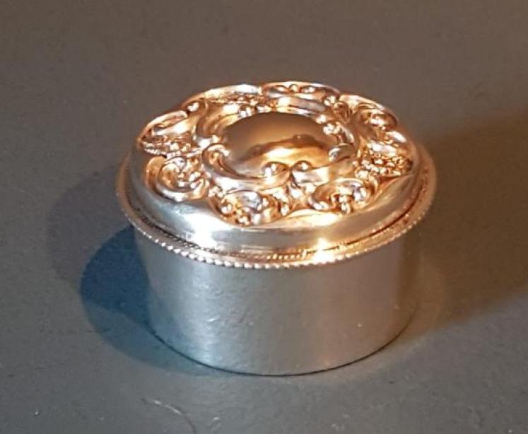 Victorian Embossed Silver Pill Box - Image 1