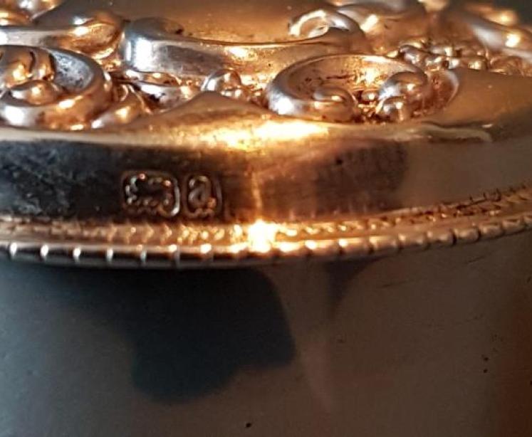 Victorian Embossed Silver Pill Box - Image 3