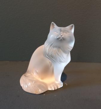Large Lalique Opalescent Sitting Cat