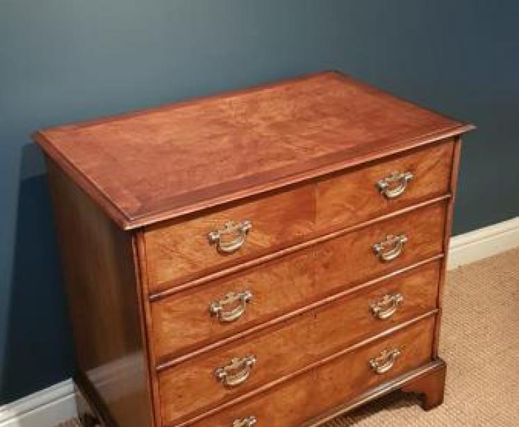 George I Style Walnut Chest of Drawers - Image 6