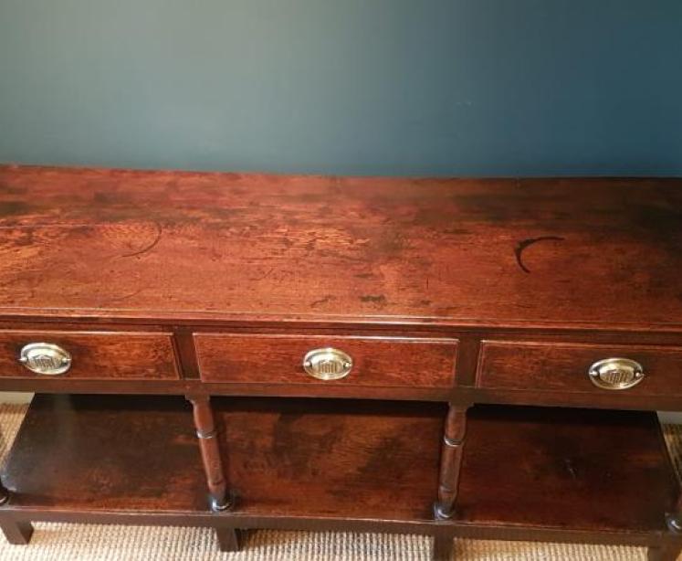 Stylish George III Oak Open Pot Board Dresser - Image 4