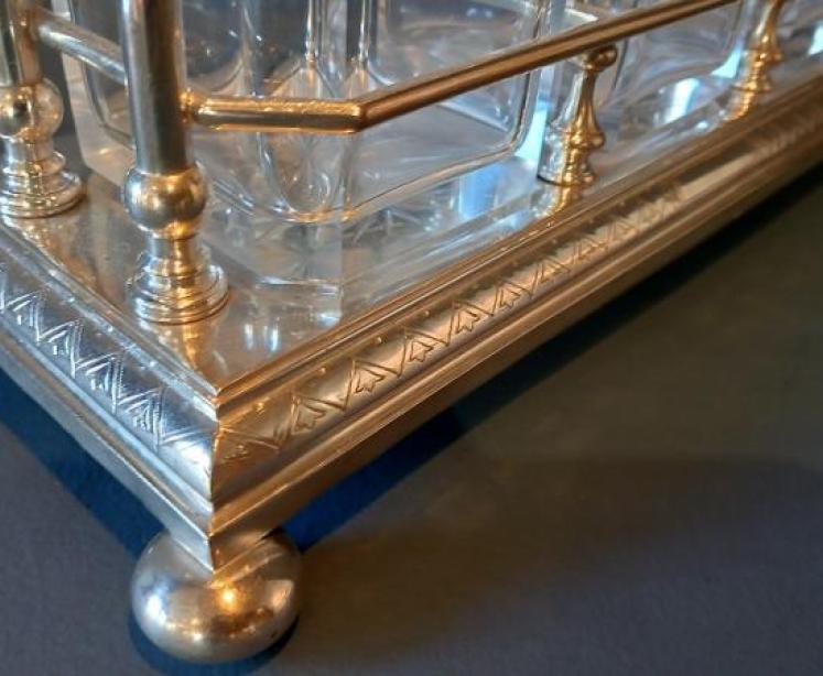  Late Victorian Silver Plated Three Bottle Tantalus - Image 5