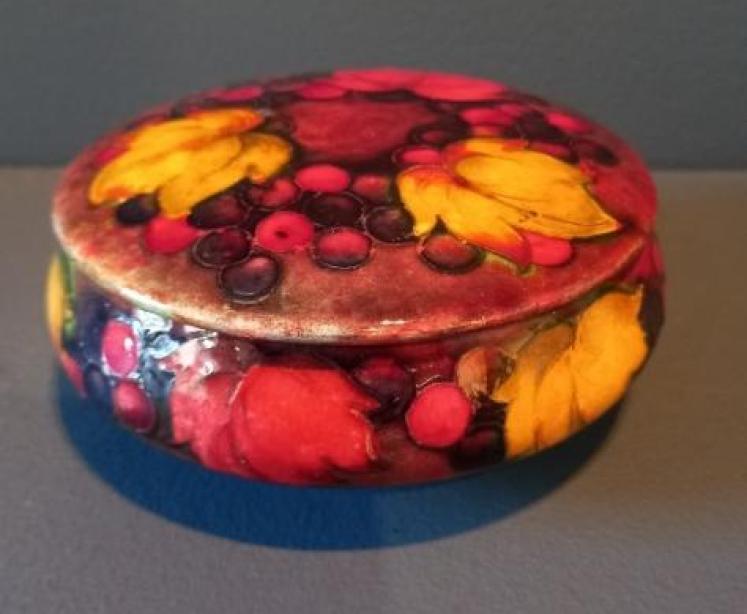Moorcroft Autumn Leaf & Berries Flambe Lidded Dish - Image 1