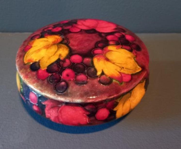 Moorcroft Autumn Leaf & Berries Flambe Lidded Dish - Image 2