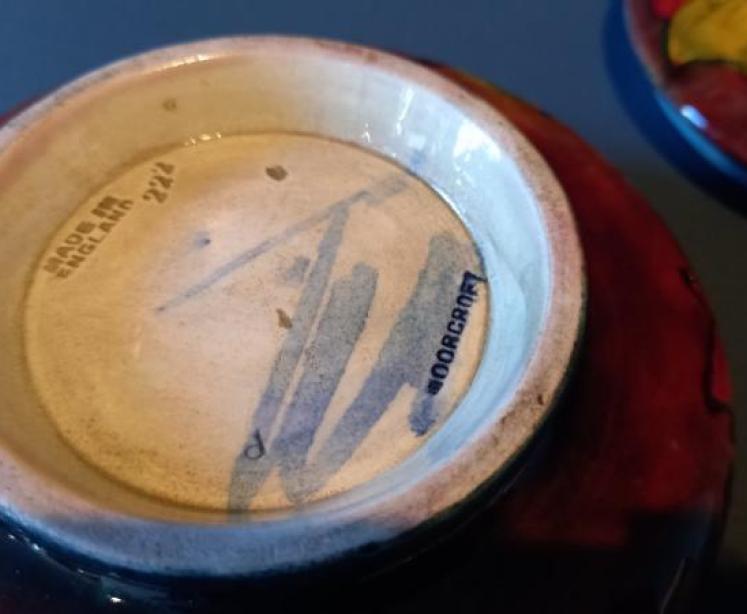 Moorcroft Autumn Leaf & Berries Flambe Lidded Dish - Image 5