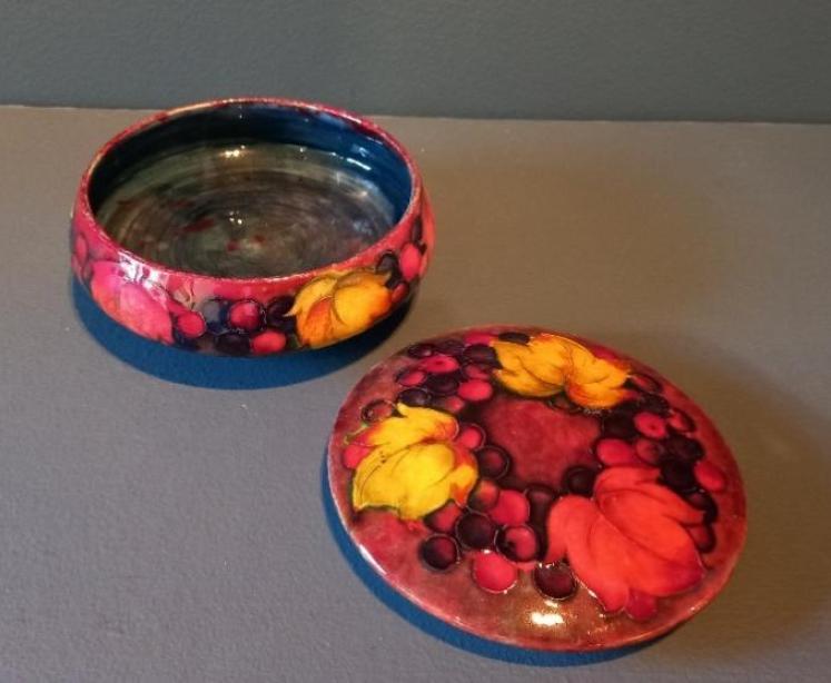 Moorcroft Autumn Leaf & Berries Flambe Lidded Dish - Image 6