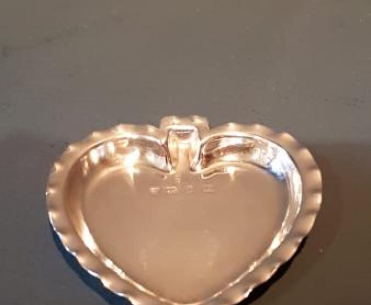 Set of 4 Victorian Silver Bridge Dishes - Image 3