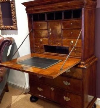 Superb William & Mary Period Walnut Escritoire