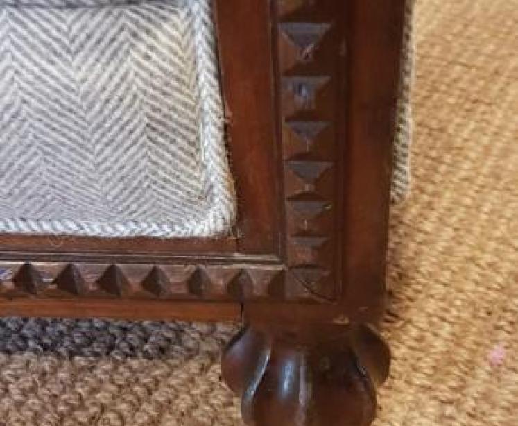 Superb Victorian Upholstered Two Seater Sofa - Image 5