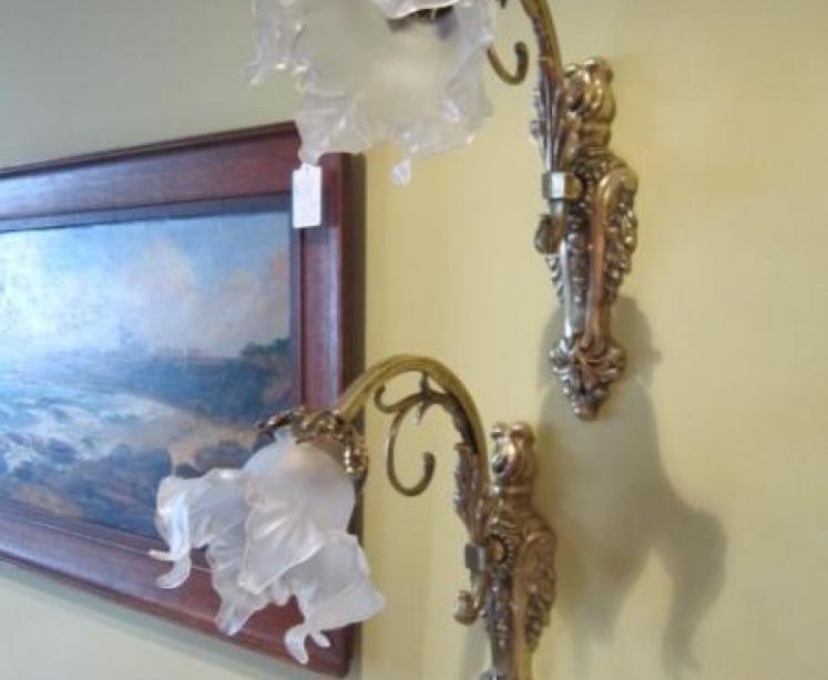 Pair of Edwardian Cast Brass Wall Lights - Image 5