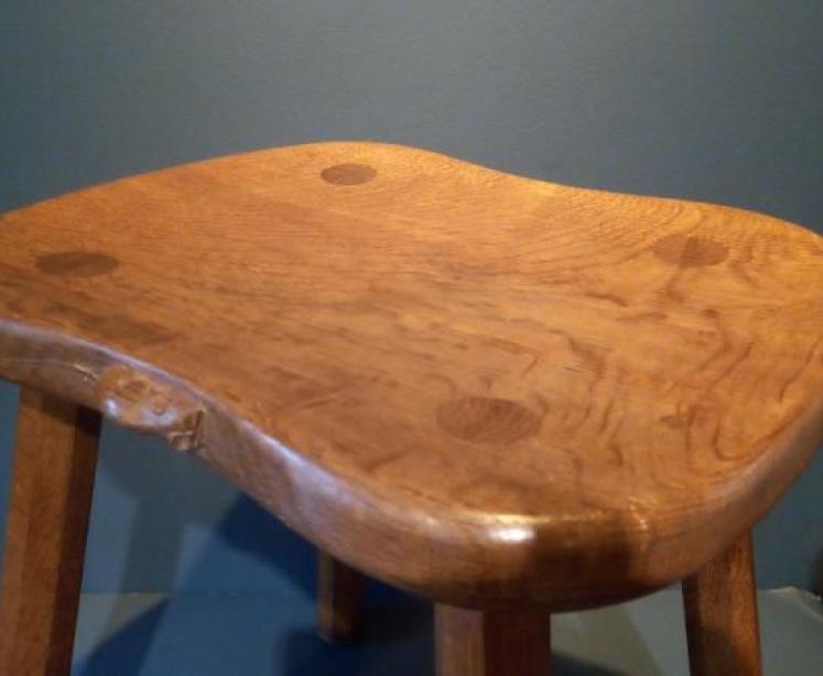 Large Mouseman Solid Oak Calf Stool - Image 3