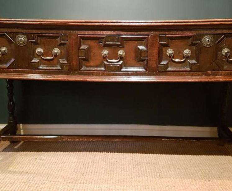 Early Geometric Moulded Front Three Drawer Dresser - Image 4